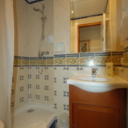 Апартаменты Rue Brey - 5 Persons *