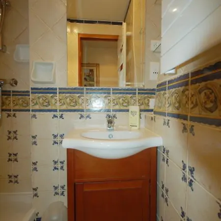 Rue Brey - 5 Persons Apartment Paris